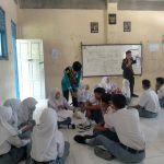 Pengarahan dari petugas DPA3AKB Grobogan di SMK At-Thoat Toroh